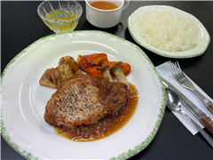 双葉SA（下り） レストラン 桃源ポークのソテー　1,550円