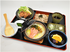 駒ヶ岳SA（下り） レストラン 駒ヶ岳信濃路遊膳　1,570円