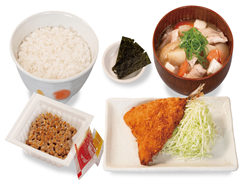 アジフライ朝定食 納豆つき 680円 ※5時から11時限定