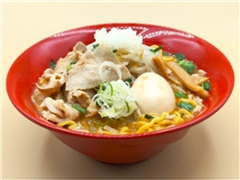 ◇山脈(やまなみ)信州味噌ラーメン（980円）自家製肉味噌と熟成味噌に、ニンニクを利かせたスープが豊穣な風味を醸し出します。