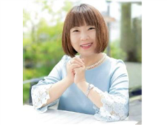 新井真奈美氏