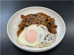 みそ焼きうどん（630円）