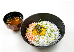 桜海老と駿河湾産しらすの二色丼